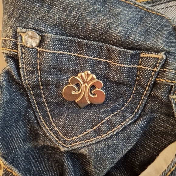 Dereon Women's Dark Blue Bootcut Jeans with Distressed Detailing - Picture 8 of 15